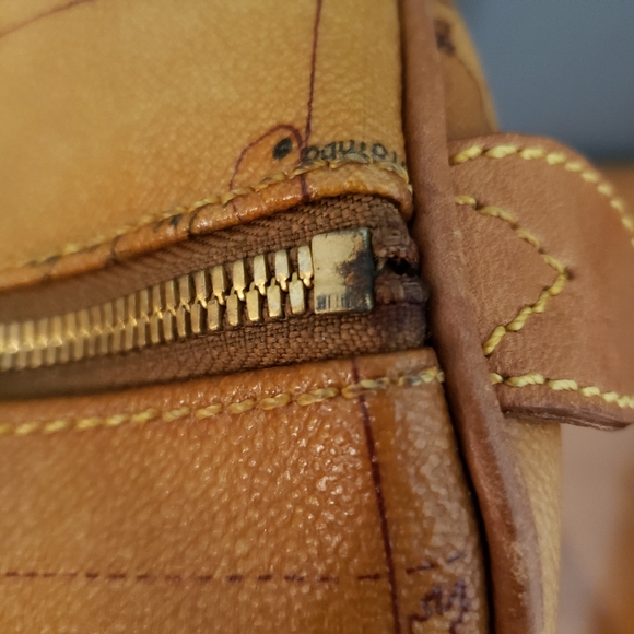 40cm Alviero Boston Bag - Picture 7 of 16